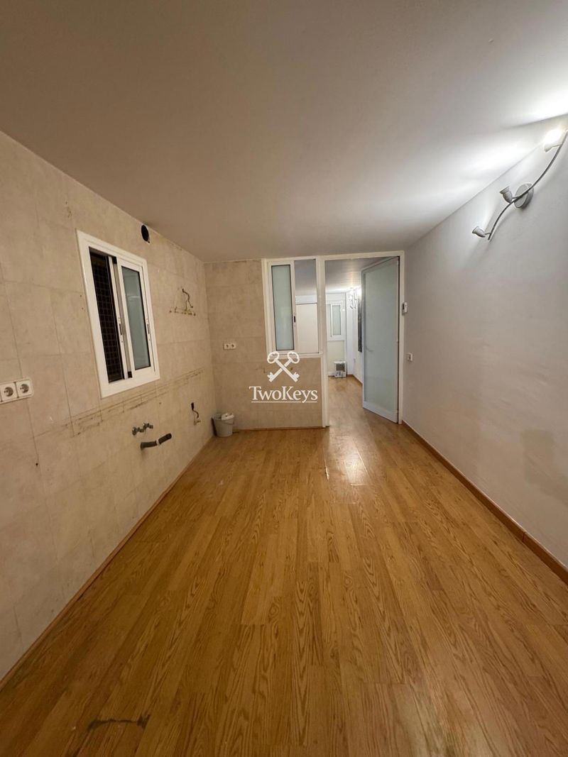 Local Comercial en alquiler  en Barcelona . Ref: 2336. TwoKeys