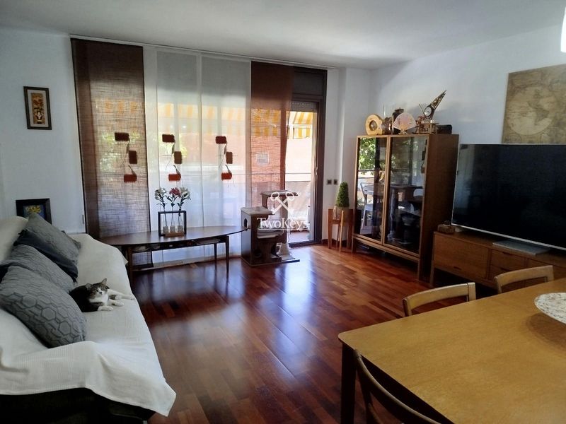 квартира на продажу  в Badalona, Barcelona . Ref: 2338. TwoKeys