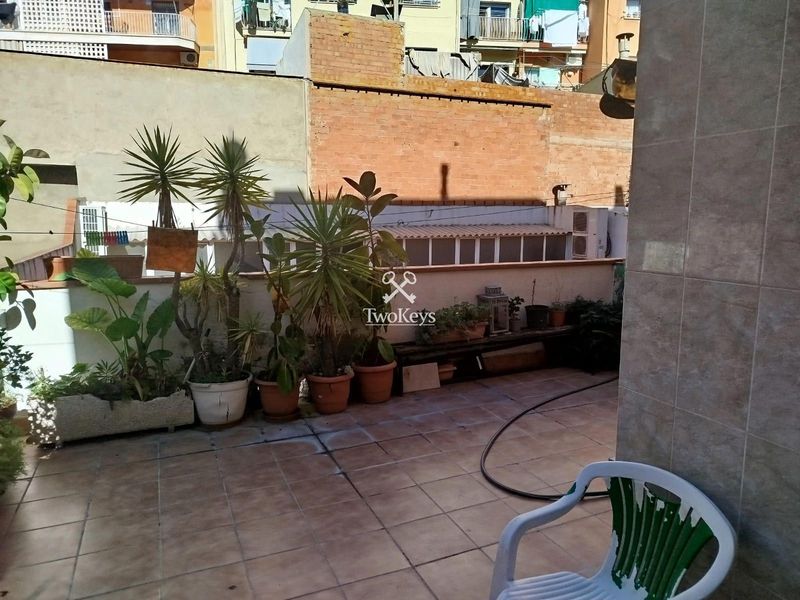 Flat for sale  in Santa Coloma de Gramenet, Barcelona . Ref: 2345. TwoKeys