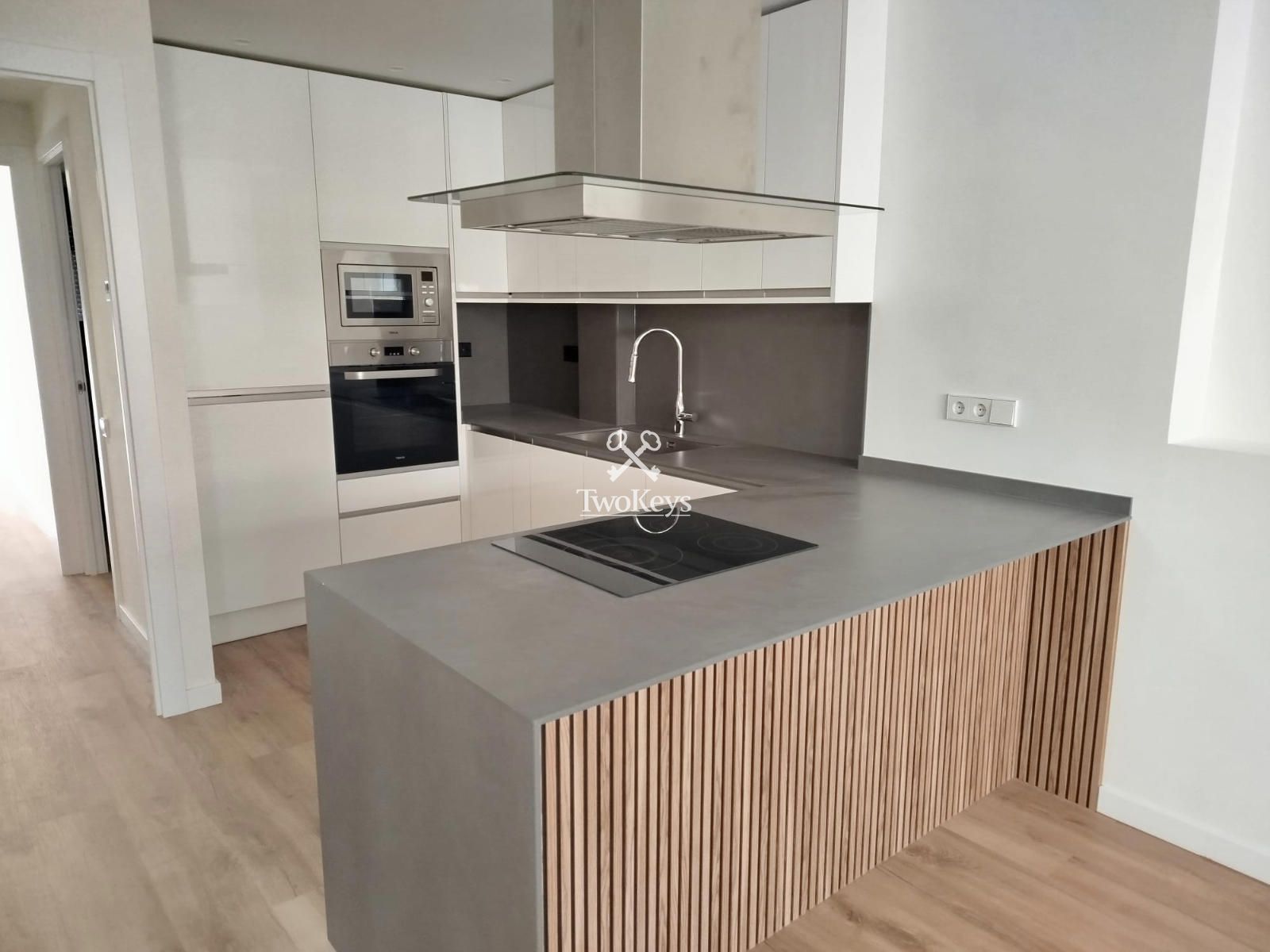 Reihenhaus zu verkaufen Badalona, Barcelona. Ref: 2350. TwoKeys