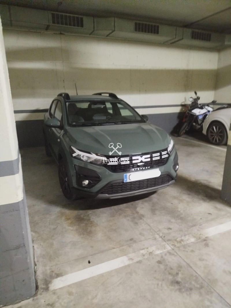 Garage for sale  in Badalona, Barcelona . Ref: 2366. TwoKeys