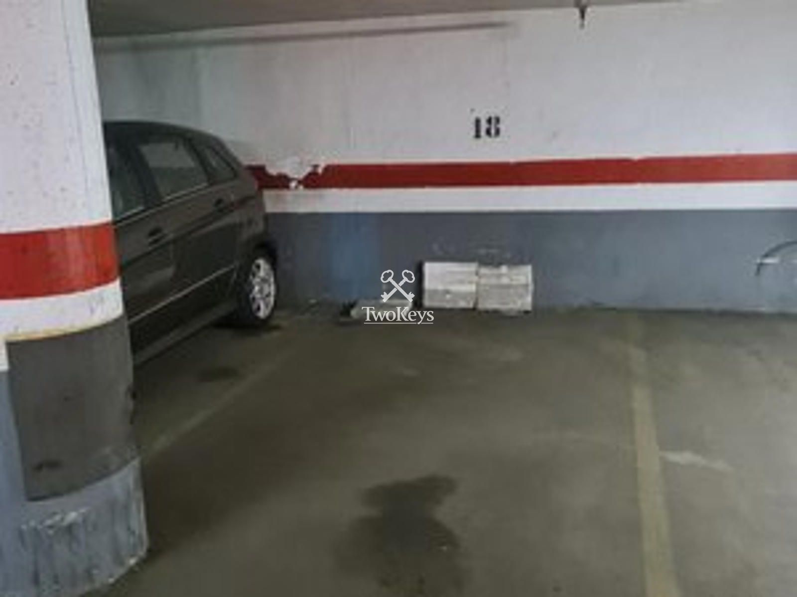 Garage for sale Barcelona. Ref: 2368. TwoKeys