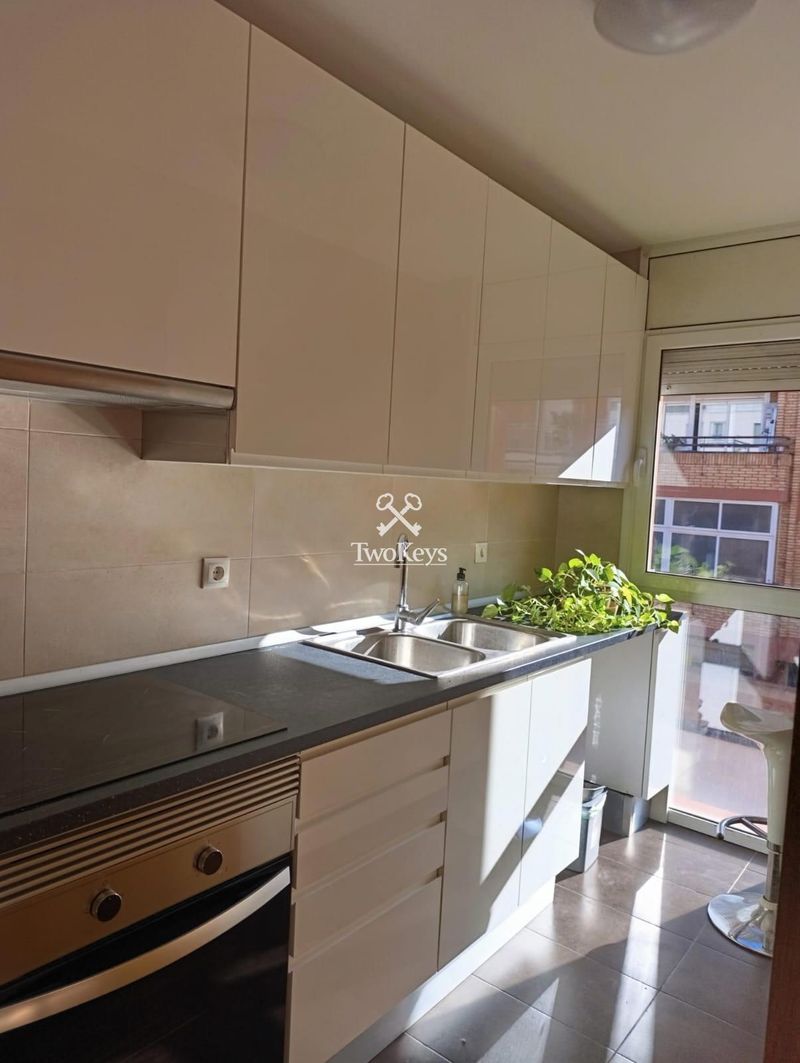 квартира на продажу  в Badalona, Barcelona . Ref: 2369. TwoKeys