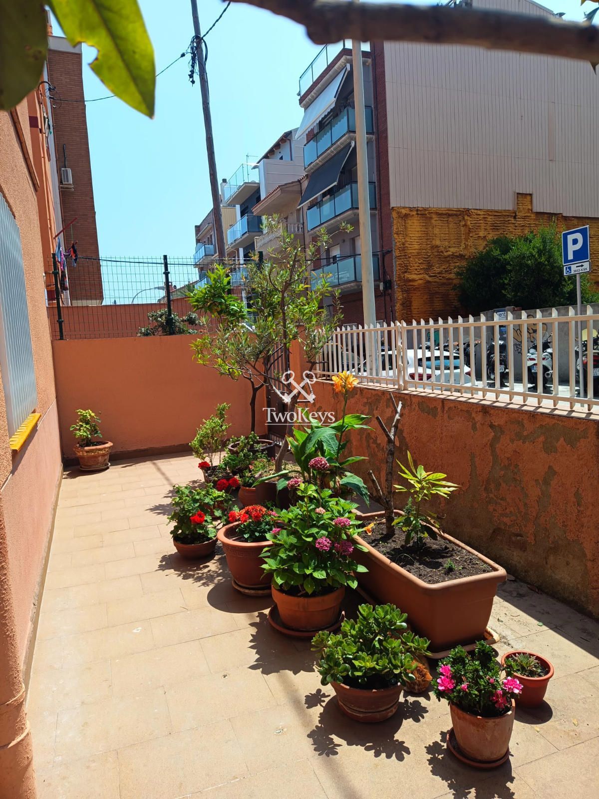 Wohnung zu verkaufen Badalona, Barcelona. Ref: 2377. TwoKeys