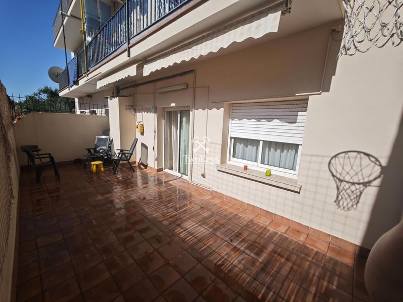 Wohnung zu verkaufen  in Badalona, Barcelona . Ref: 2378. TwoKeys