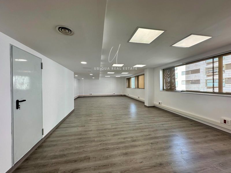Oficina en alquiler Barcelona. Ref: 1049. Ubiqua Real Estate