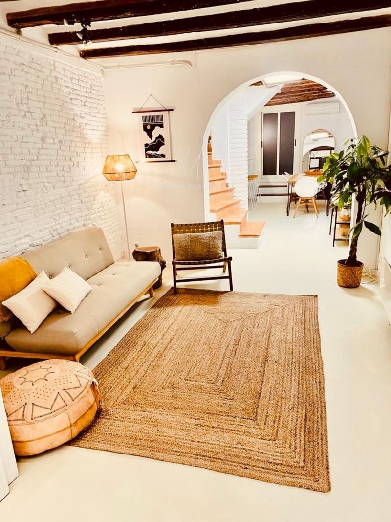 Dúplex en alquiler Barcelona. Ref: 1050. Ubiqua Real Estate