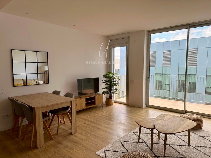 Piso en alquiler Barcelona. Ref: 1086. Ubiqua Real Estate