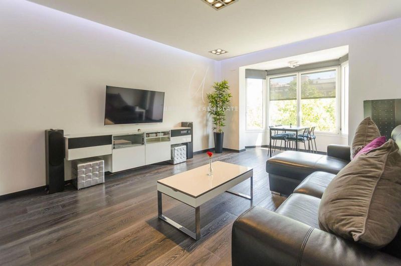 Piso en alquiler Barcelona. Ref: 1099. Ubiqua Real Estate