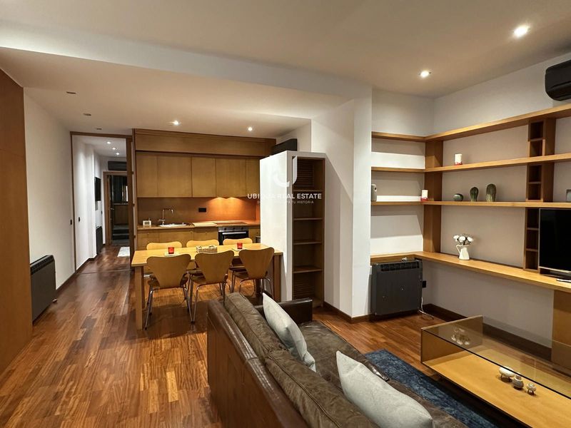 Piso en alquiler Barcelona. Ref: 1105. Ubiqua Real Estate