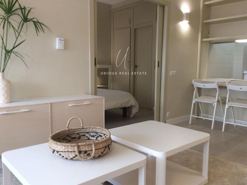 Piso en alquiler Barcelona. Ref: 1111. Ubiqua Real Estate