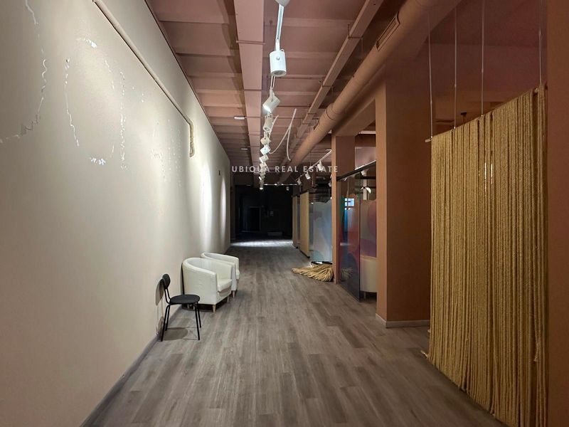 Local Comercial en alquiler Barcelona. Ref: 1137. Ubiqua Real Estate