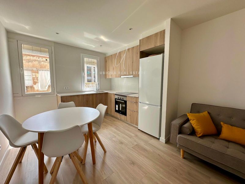 Piso en alquiler Barcelona. Ref: 1144. Ubiqua Real Estate