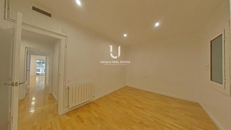 Piso en venta Barcelona. Ref: 1240. Ubiqua Real Estate