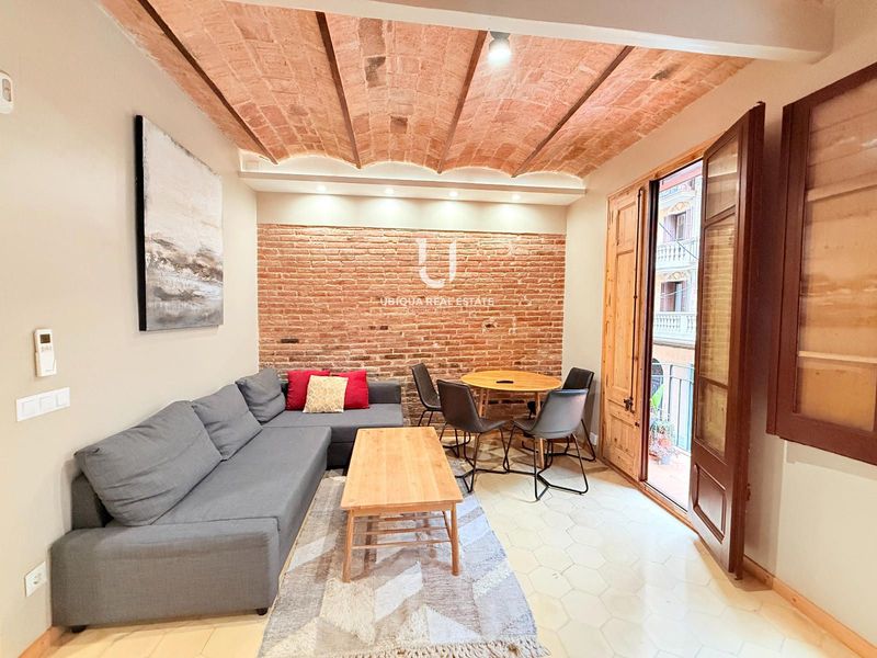 Piso en alquiler Barcelona. Ref: 1279. Ubiqua Real Estate