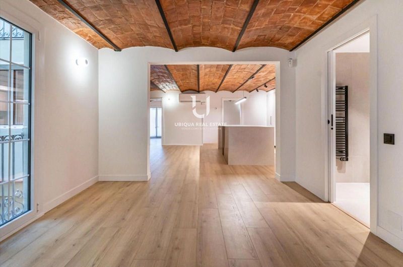 Piso en venta Barcelona. Ref: 1286. Ubiqua Real Estate