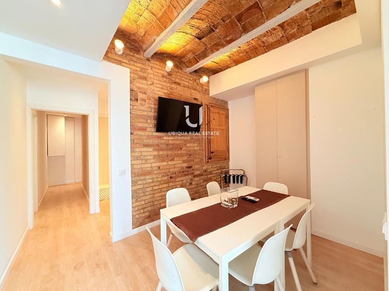 Piso en alquiler Barcelona. Ref: 1298. Ubiqua Real Estate