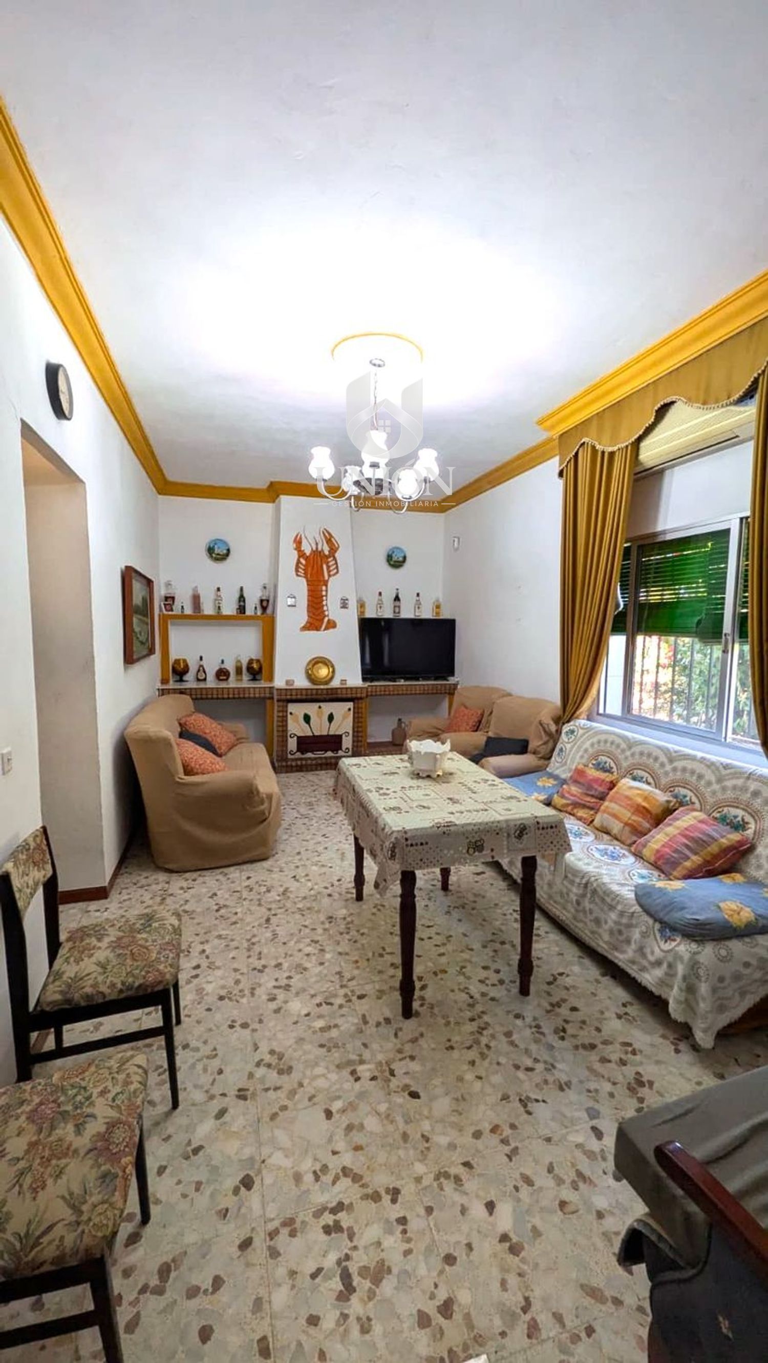 CHALET EN LA ZONA DE 