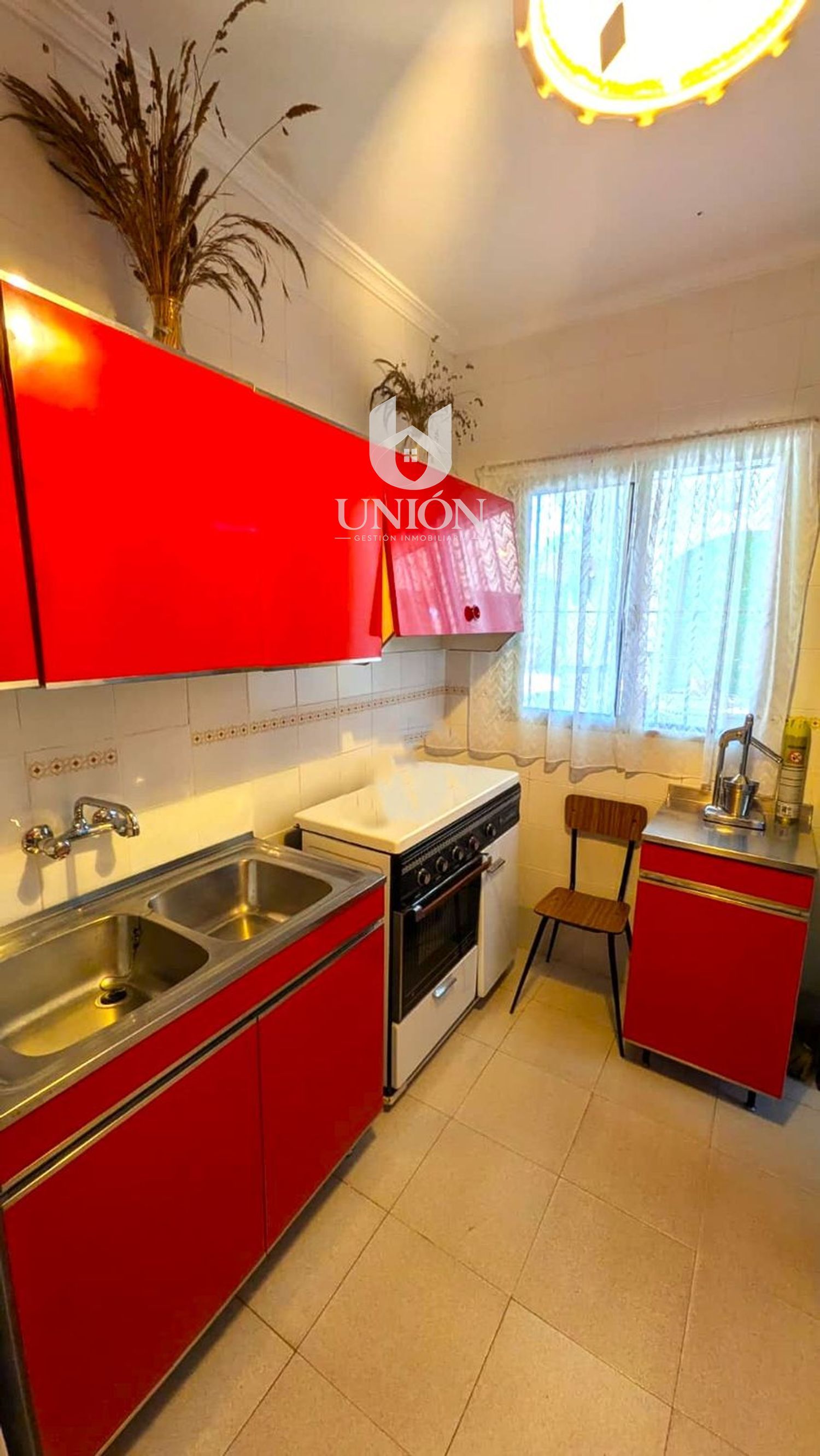 CHALET EN LA ZONA DE 
