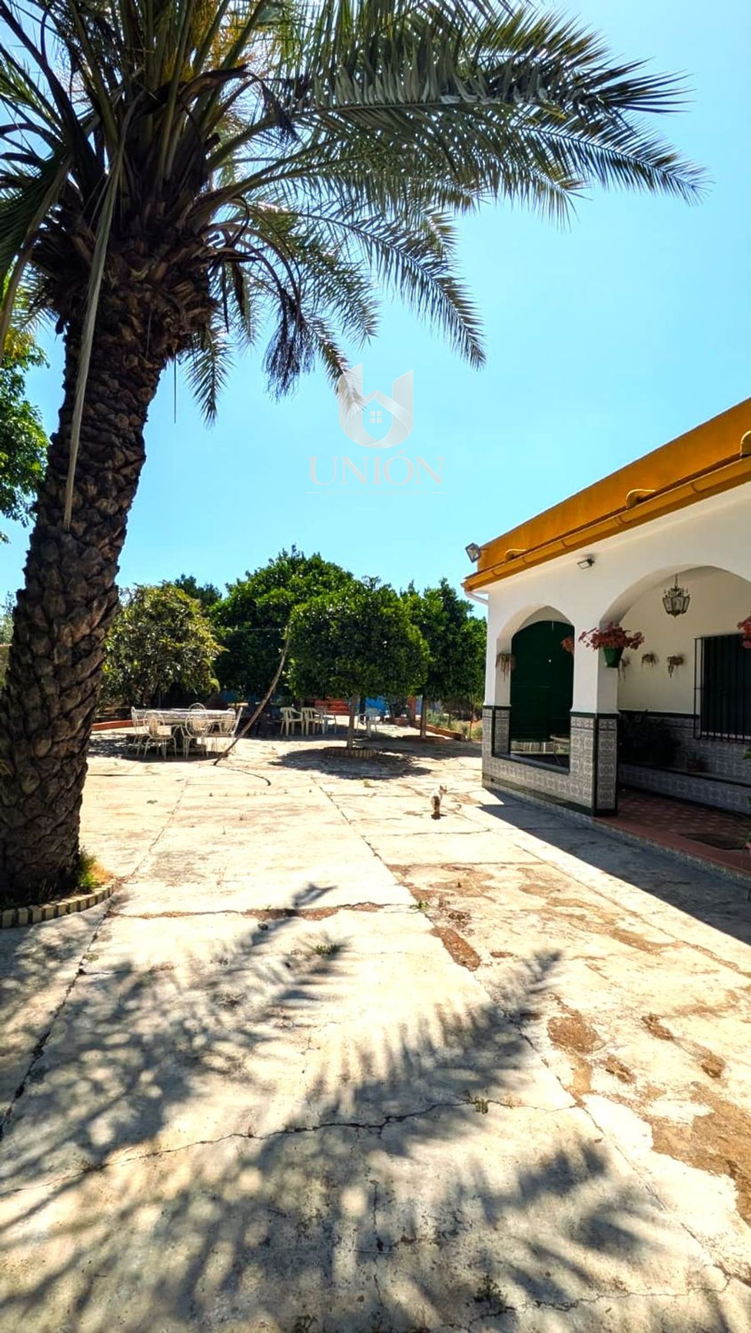 CHALET EN LA ZONA DE 