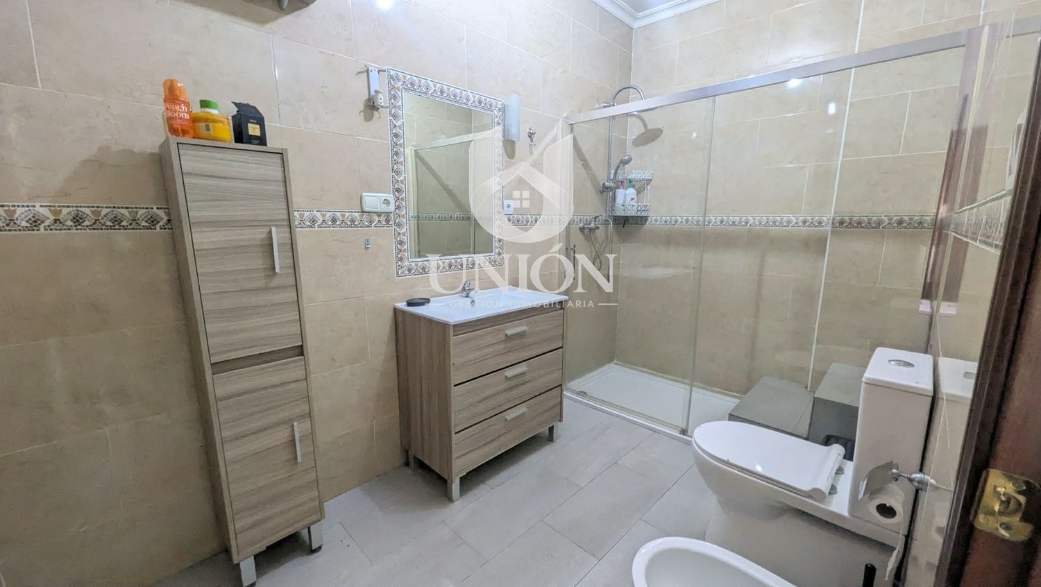 CASA EN ZONA 