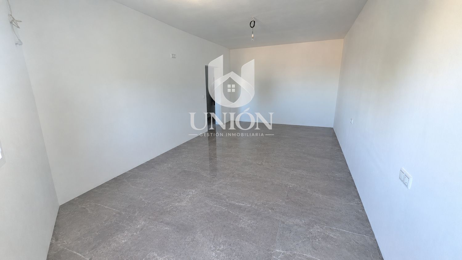 CASA EN ZONA 