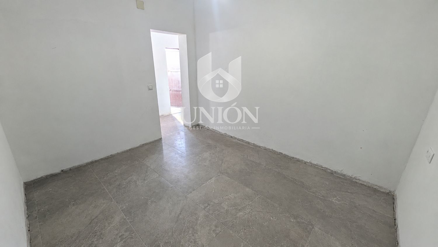 CASA EN ZONA 