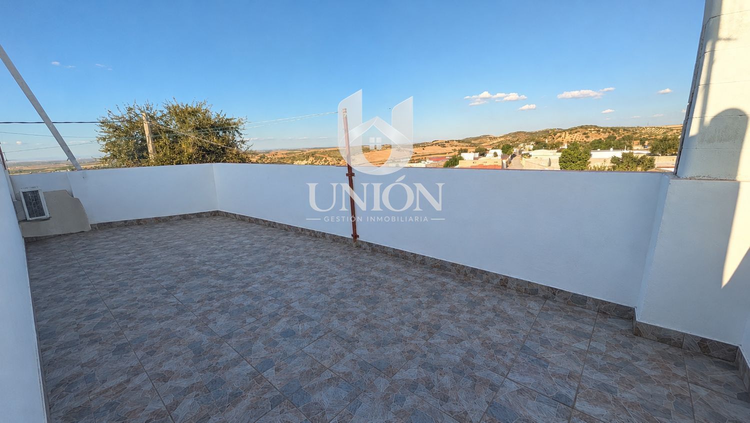 CASA EN ZONA 
