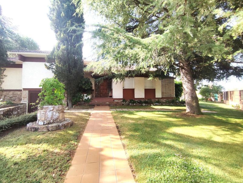 Chalet Independiente en venta Valdemorillo, Madrid. Ref: 1171. Validez Inmobiliaria