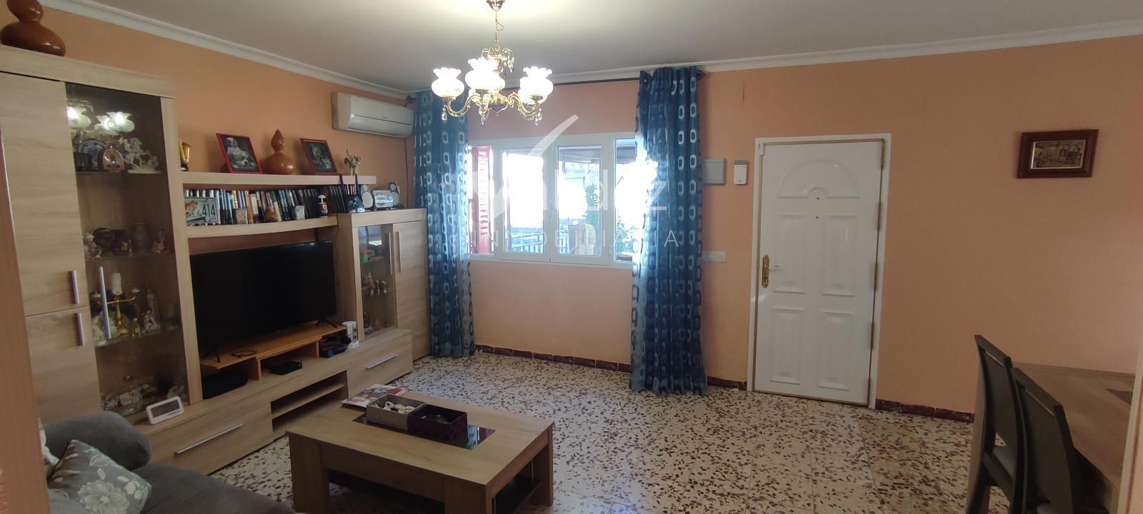 SALÓN - CHALET ÚNICO EN SANTA MARÍA DE LA ALAMEDA – NATURALEZA, PRIVACIDAD Y TRANQUILIDAD