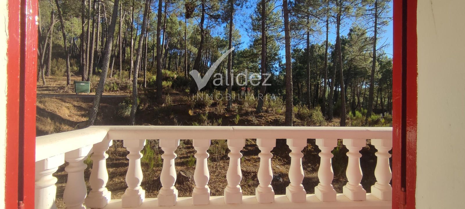 TERRAZA - CHALET ÚNICO EN SANTA MARÍA DE LA ALAMEDA – NATURALEZA, PRIVACIDAD Y TRANQUILIDAD