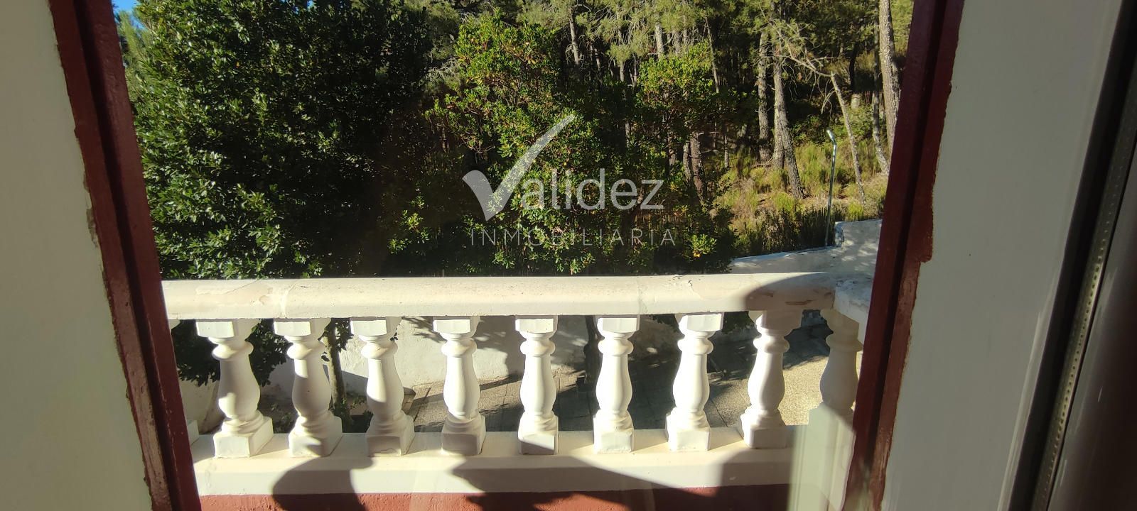 TERRAZA - CHALET ÚNICO EN SANTA MARÍA DE LA ALAMEDA – NATURALEZA, PRIVACIDAD Y TRANQUILIDAD