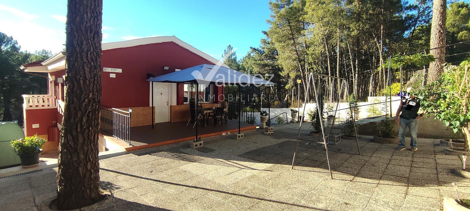 CHALET ÚNICO EN SANTA MARÍA DE LA ALAMEDA – NATURALEZA, PRIVACIDAD Y TRANQUILIDAD - Foto 5