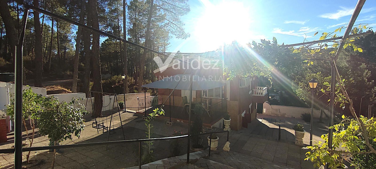 ENTORNO - CHALET ÚNICO EN SANTA MARÍA DE LA ALAMEDA – NATURALEZA, PRIVACIDAD Y TRANQUILIDAD