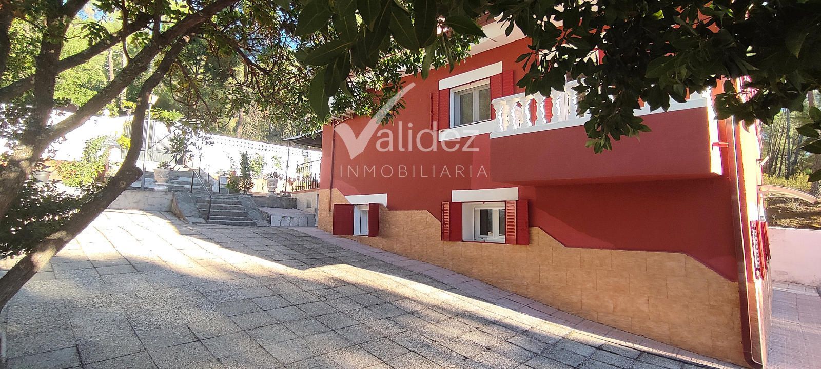 CHALET ÚNICO EN SANTA MARÍA DE LA ALAMEDA – NATURALEZA, PRIVACIDAD Y TRANQUILIDAD - Foto 3