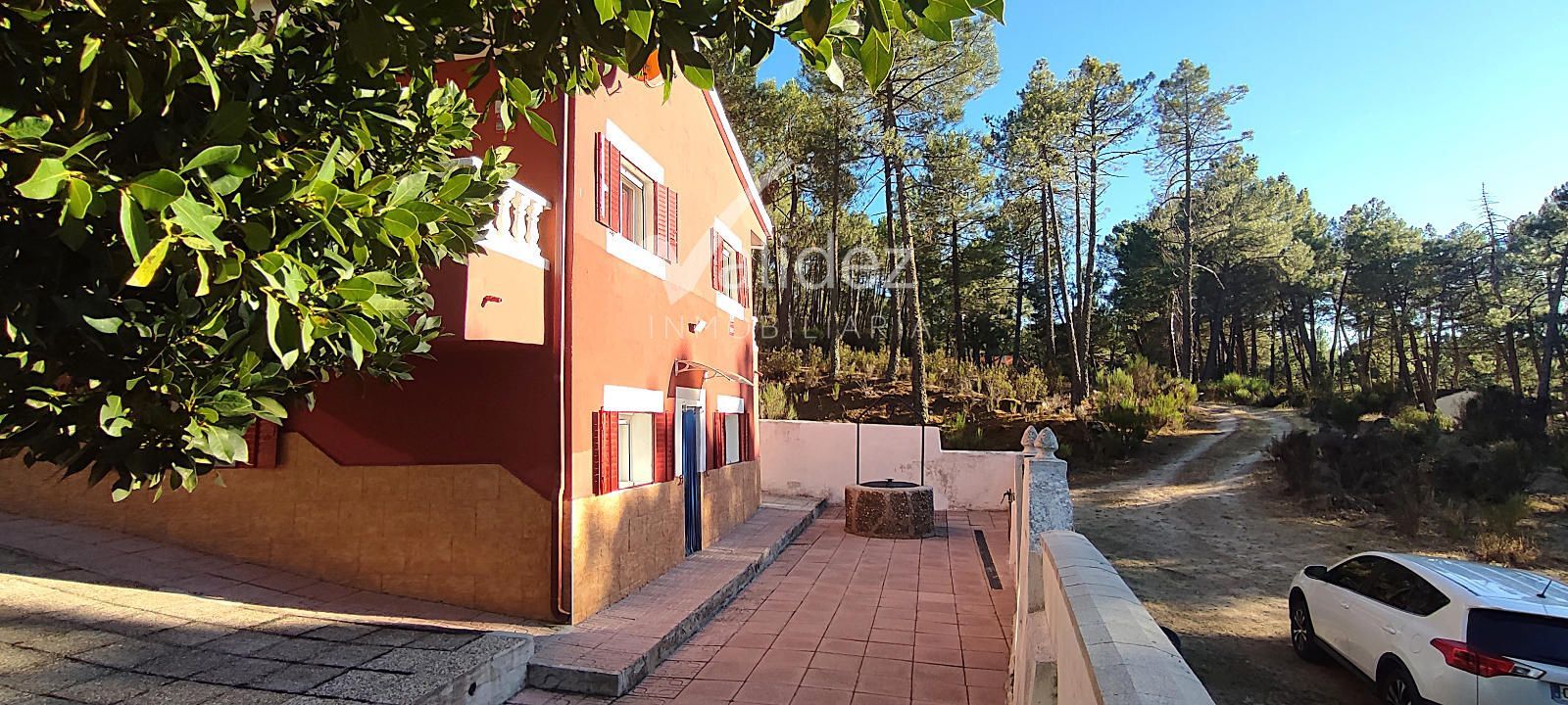 CHALET ÚNICO EN SANTA MARÍA DE LA ALAMEDA – NATURALEZA, PRIVACIDAD Y TRANQUILIDAD - Foto 4