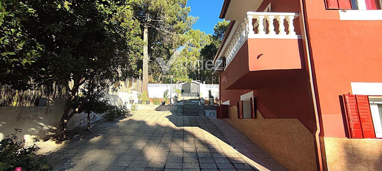 CHALET ÚNICO EN SANTA MARÍA DE LA ALAMEDA – NATURALEZA, PRIVACIDAD Y TRANQUILIDAD - Foto 6