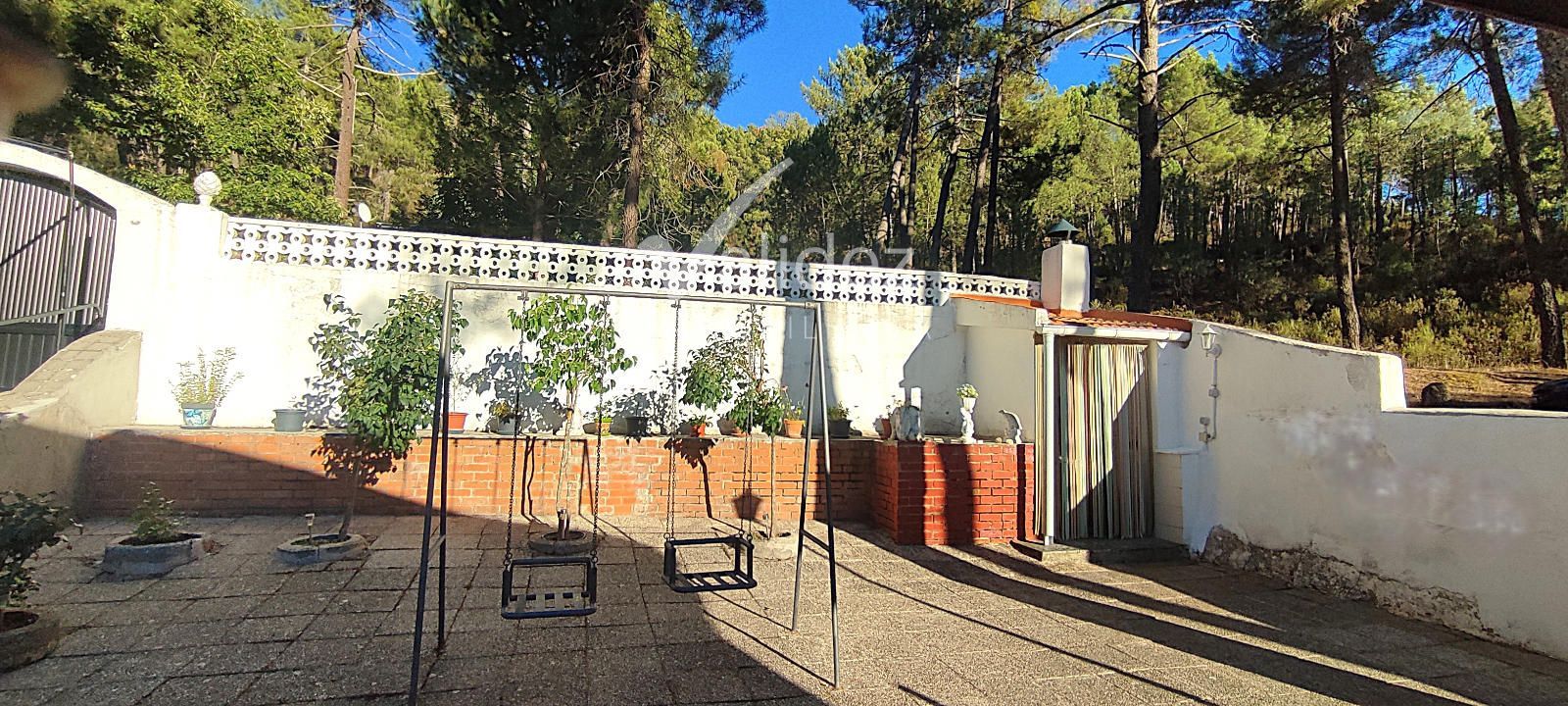 CHALET ÚNICO EN SANTA MARÍA DE LA ALAMEDA – NATURALEZA, PRIVACIDAD Y TRANQUILIDAD - Foto 11