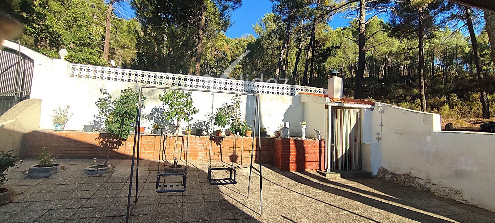 CHALET ÚNICO EN SANTA MARÍA DE LA ALAMEDA – NATURALEZA, PRIVACIDAD Y TRANQUILIDAD - Foto 12