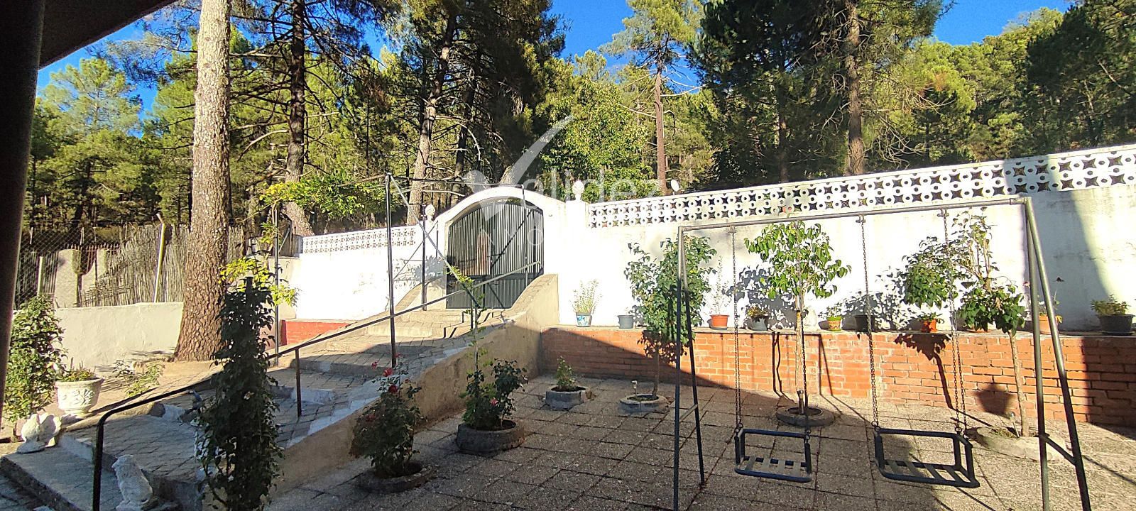 CHALET ÚNICO EN SANTA MARÍA DE LA ALAMEDA – NATURALEZA, PRIVACIDAD Y TRANQUILIDAD - Foto 13