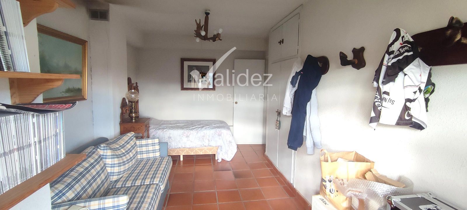 HABITACIÓN - Adosado en Urbanización con piscina en El Escorial