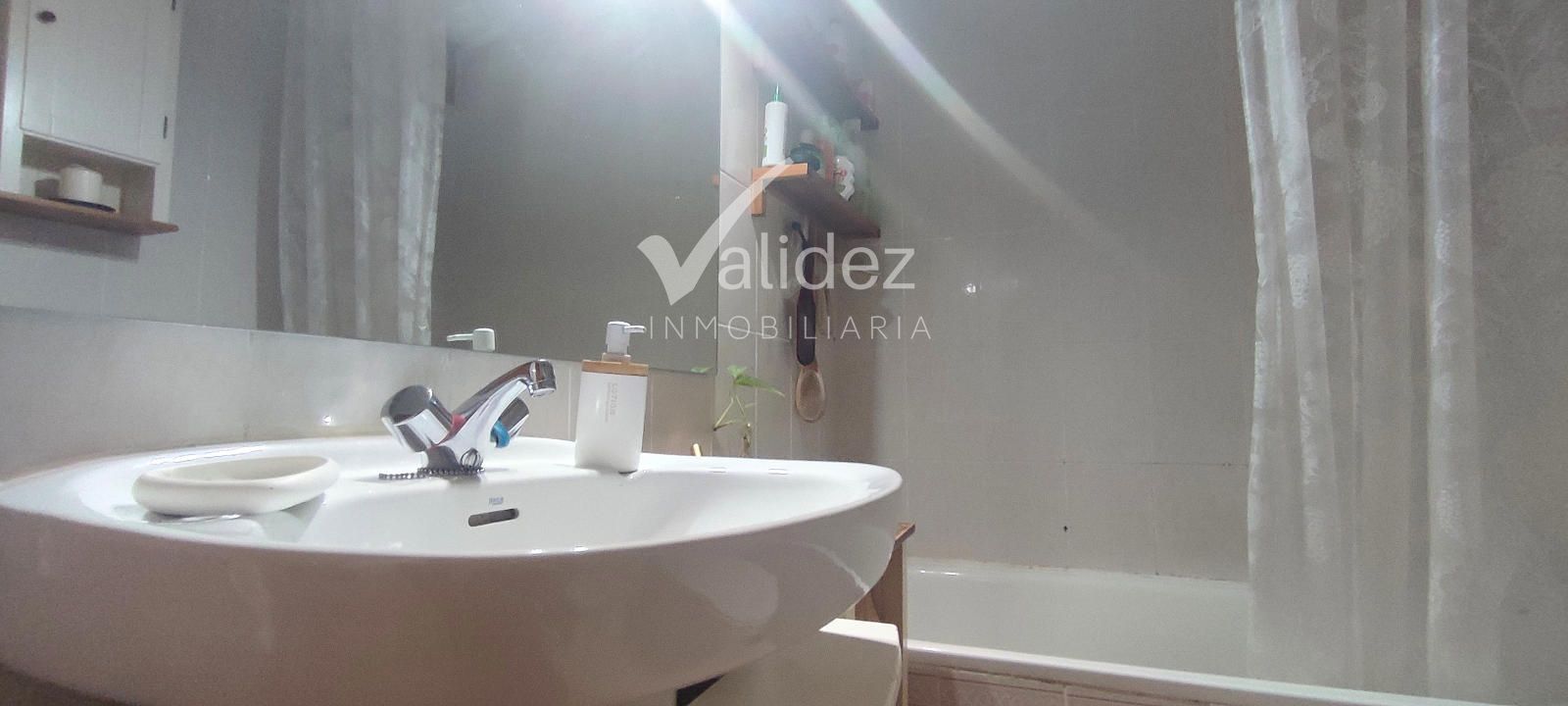 BAÑO - Urbanización Parque Sol  Ático en venta en Galapagar | 2 dormitorios | 74 m² | Piscina