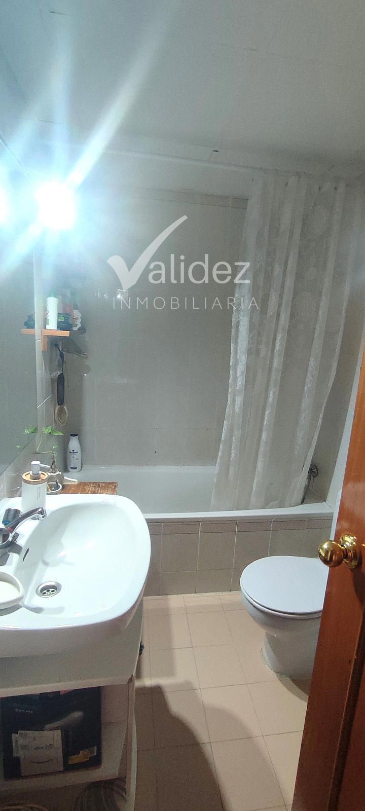BAÑO - Urbanización Parque Sol  Ático en venta en Galapagar | 2 dormitorios | 74 m² | Piscina