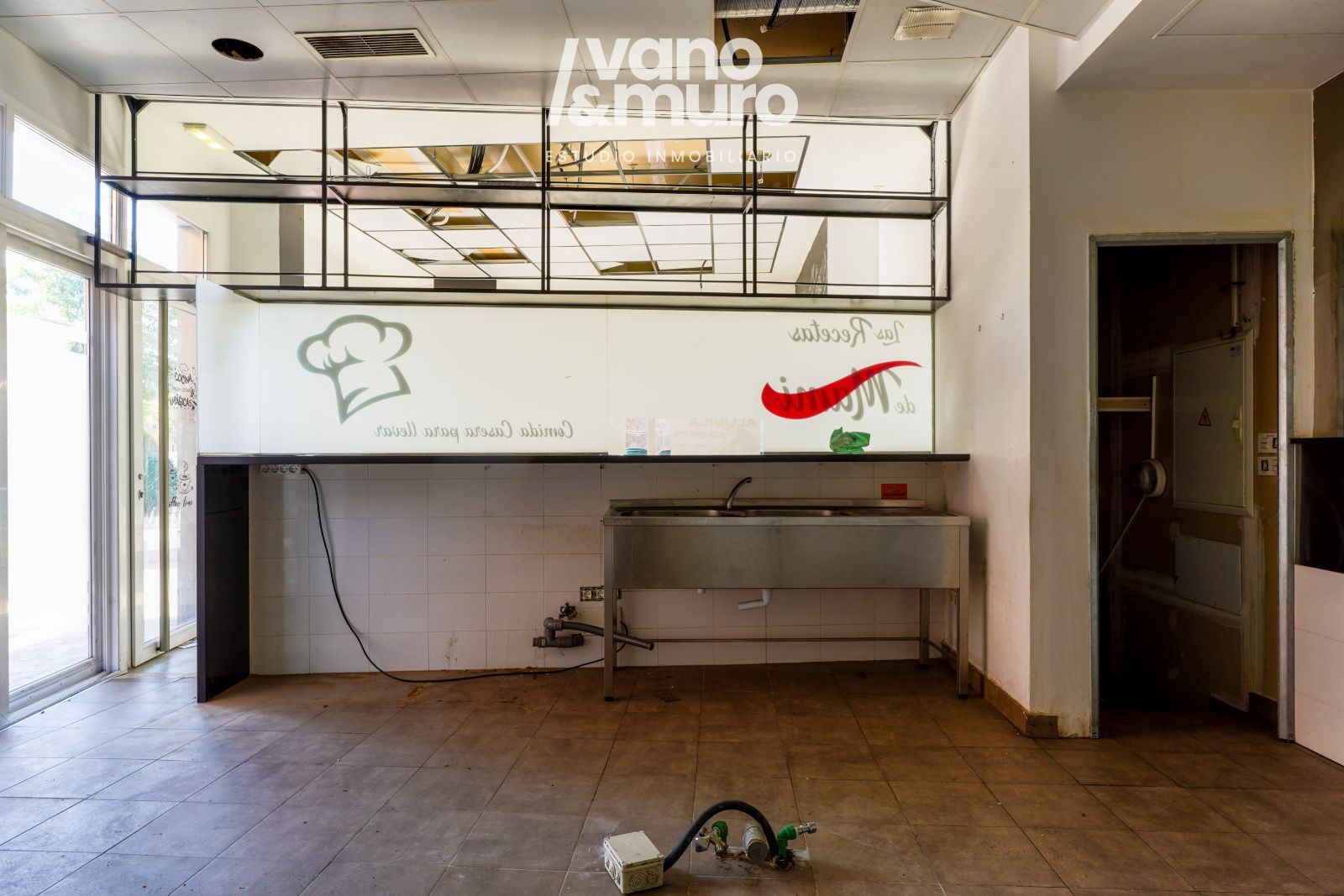 locales-comerciales en carbajosa-de-la-sagrada ·  180000€