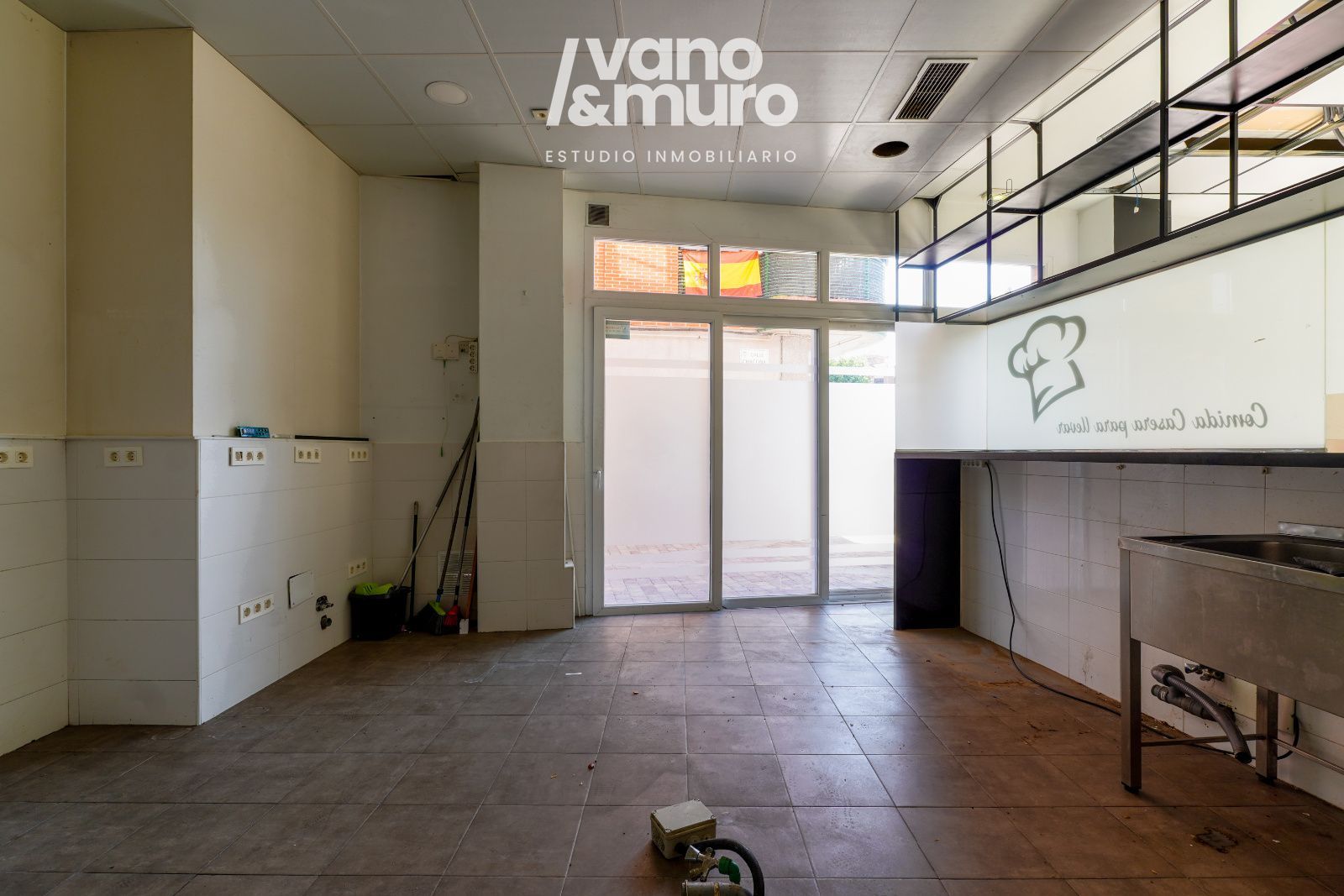 locales-comerciales en carbajosa-de-la-sagrada ·  180000€