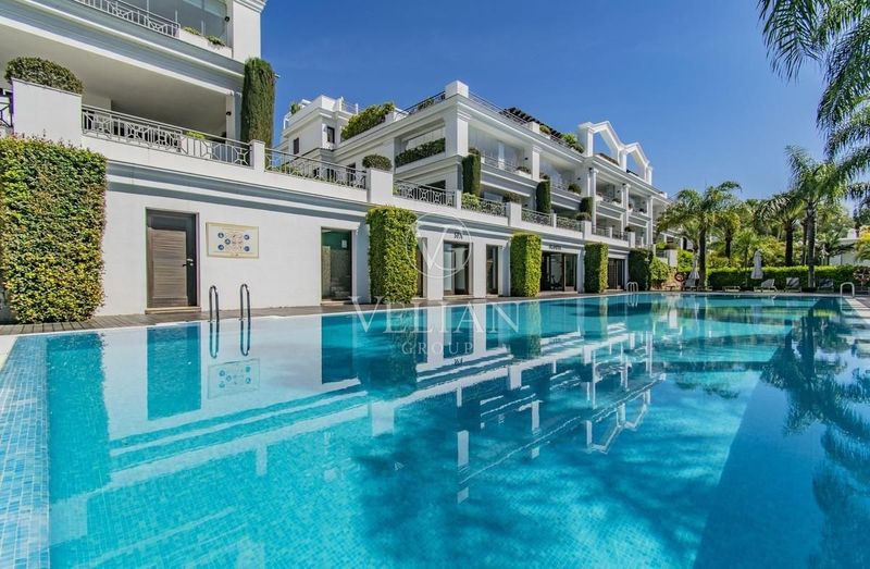 Ático en venta Estepona, Málaga. Ref: 1013. Velian Group