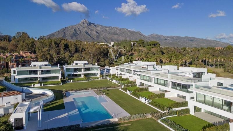 Chalet Independiente en venta Marbella, Málaga. Ref: 1087. Velian Group