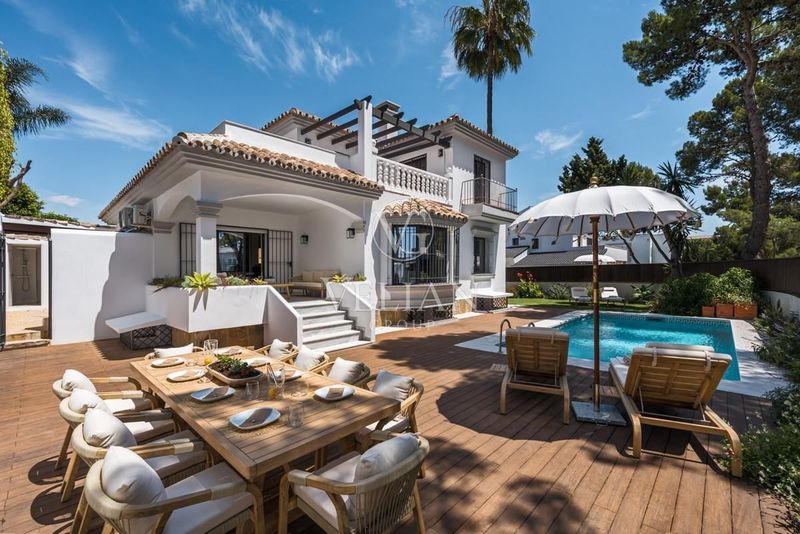 Chalet Independiente en venta Marbella, Málaga. Ref: 1407. Velian Group