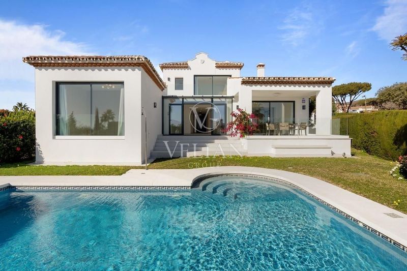 Chalet Independiente en venta Marbella, Málaga. Ref: 1432. Velian Group