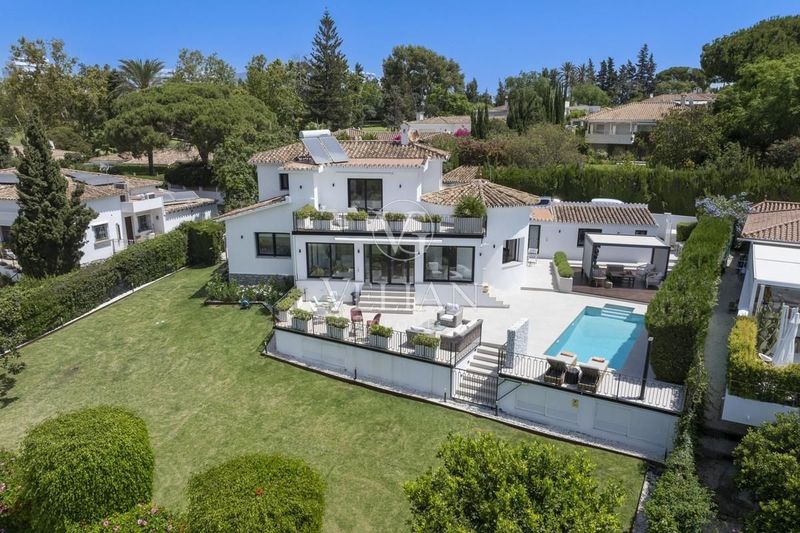 Chalet Independiente en venta Marbella, Málaga. Ref: 1450. Velian Group